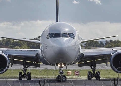 Brasil negocia aviões para ir à Índia para buscar vacinas de Oxford