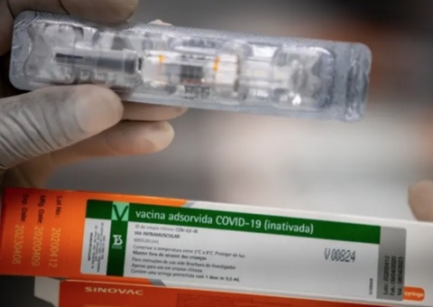 Idosos recusam CoronaVac no Rio de Janeiro