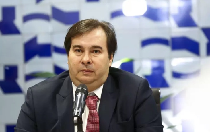Rodrigo Maia diz que não vai deferir impeachment contra Bolsonaro 