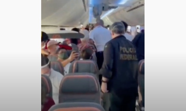 Homem é preso pela PF após se recusar a usar máscara durante voo