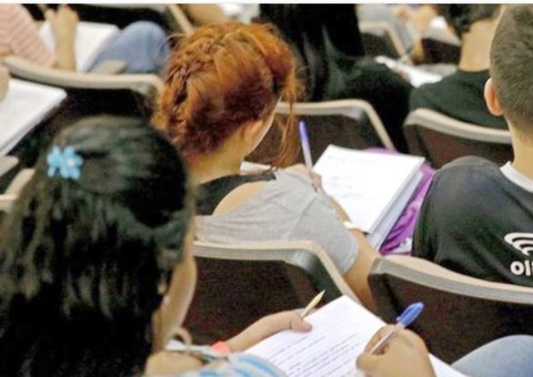 Conheça os critérios de correção da redação do Enem e confira dicas 