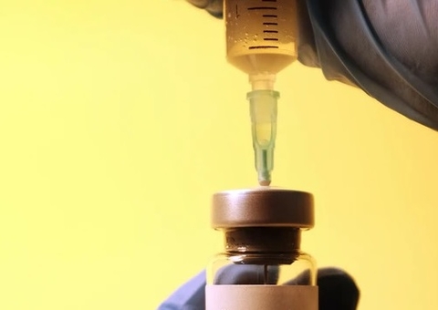 Vacina de Oxford: confira quantas doses cada estado vai receber   