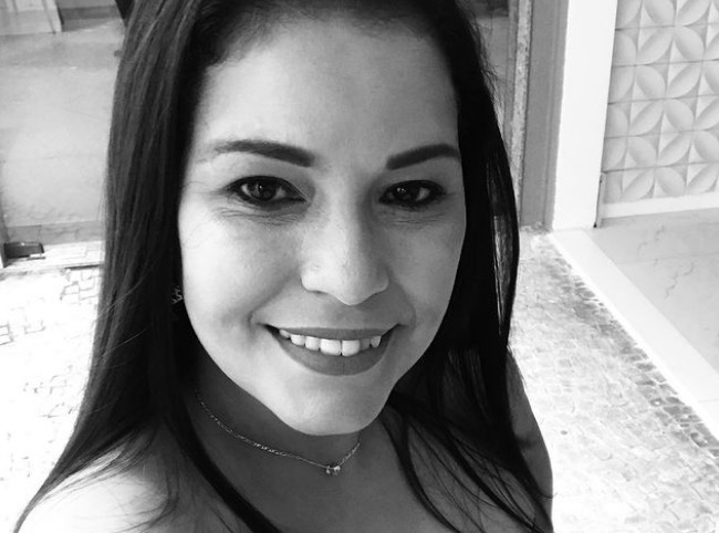 Jornalista morre após fazer lipoaspiração menos de 1 semana após Covid