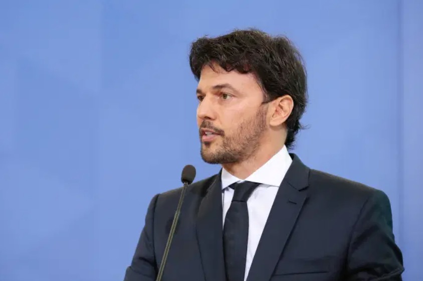 Brasil vai instalar cabo submarino entre Fortaleza e Portugal