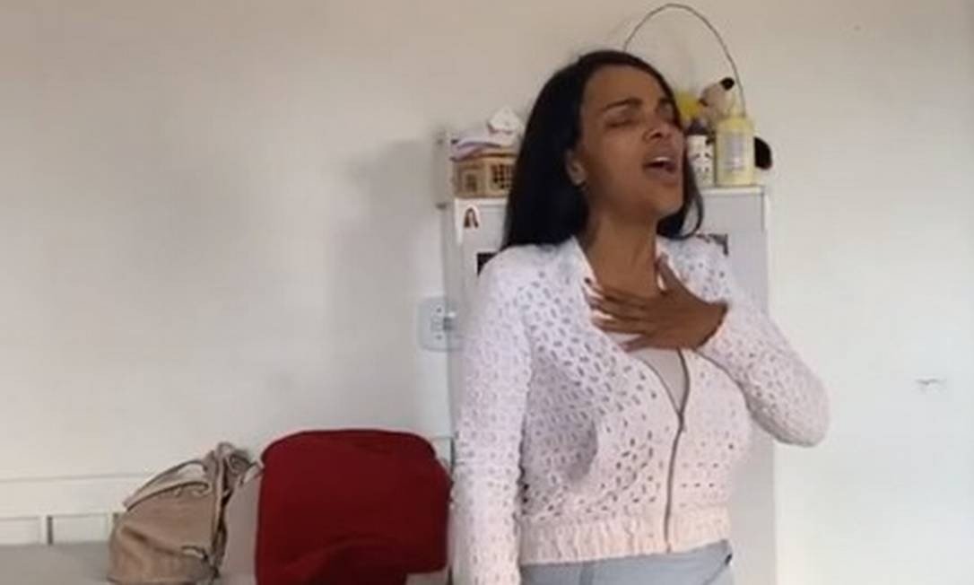 Flordelis faz live e declara: 'a volta por cima vai chegar'