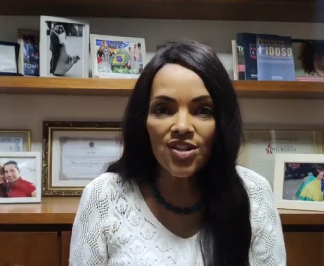 Flordelis promete revelações bombásticas sobre inquérito da morte de marido