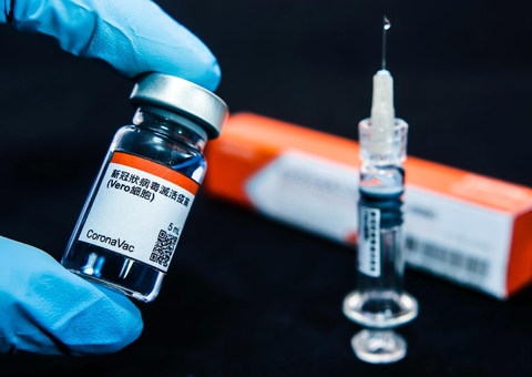 Coronavac estará disponível em janeiro de 2021, afirma diretor do Butantan