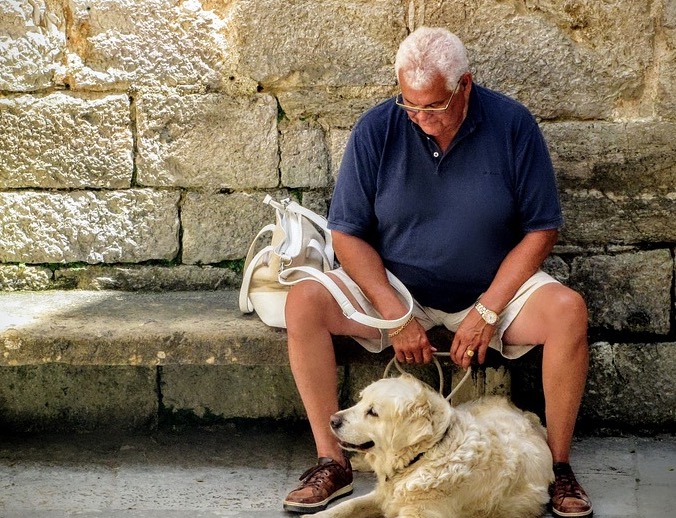 Aposentados e pensionistas podem ficar sem aumento por dois anos