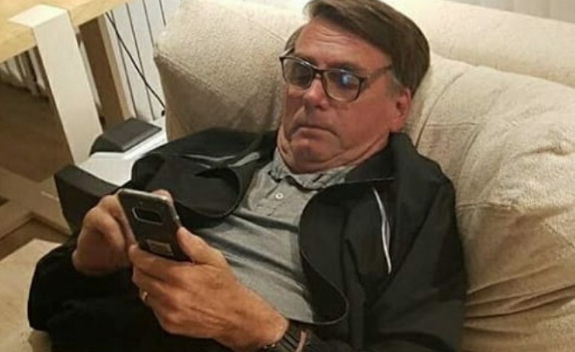 Bolsonaro reposta vídeo bizarro de gigante que deixa povo inteiro morrer