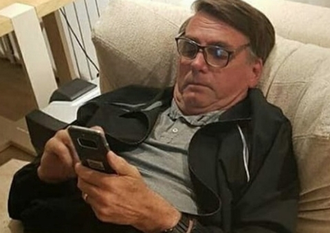 Bolsonaro reposta vídeo bizarro de gigante que deixa povo inteiro morrer