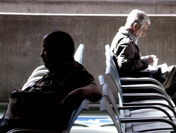 Prorrogada restrição da entrada de estrangeiro por portos ou estradas