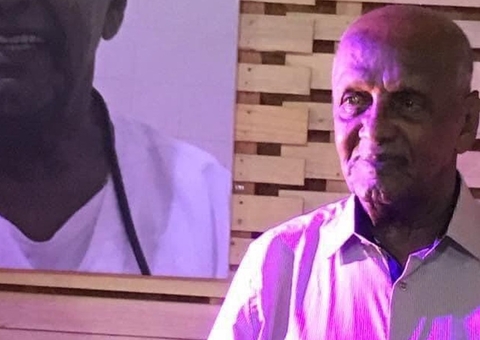 Médico escolhido para ser primeiro vacinado morre horas antes de imunização