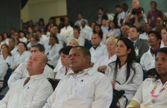 Médicos formados no exterior têm até outubro para se inscrever no Revalida