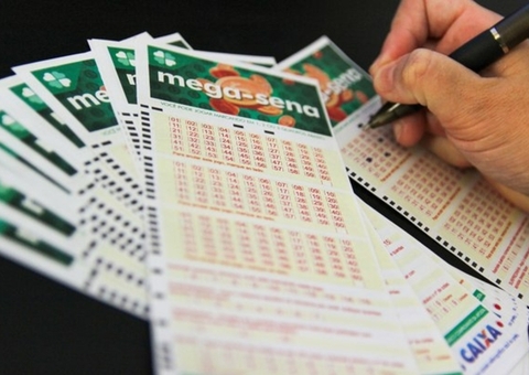 Mega-Sena: confira dezenas sorteadas; prêmio é de R$ 7,6 milhões