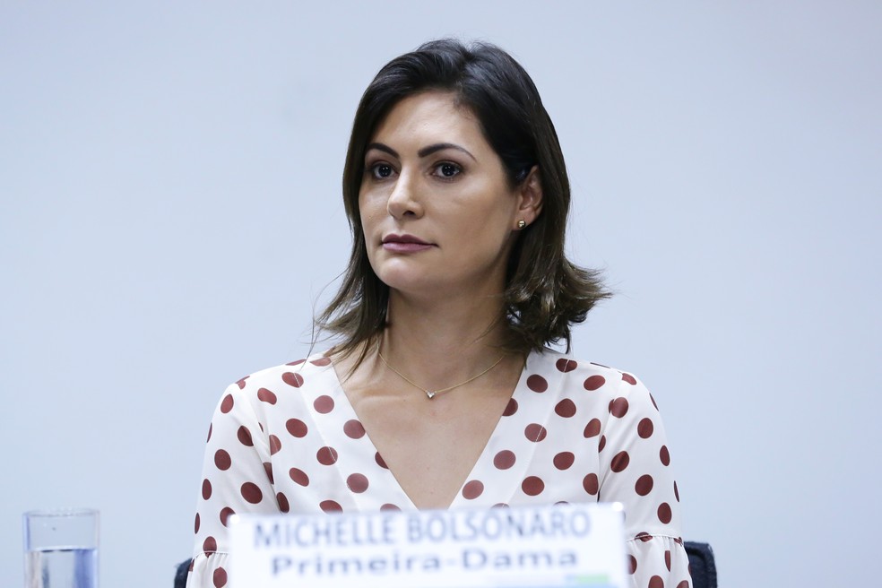 Michelle Bolsonaro depõe em inquérito sobre ofensas contra ela na internet