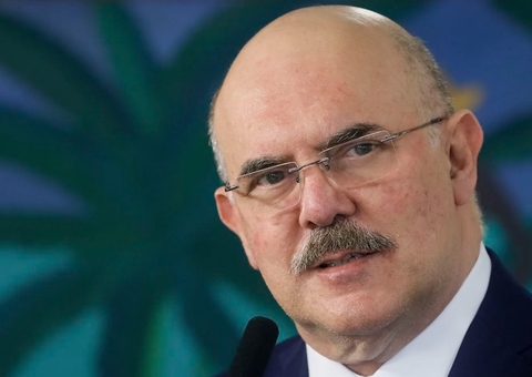Ministro da Educação diz que por ele aulas voltariam amanhã