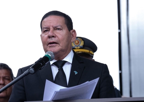 Com covid-19, Mourão apresenta dores mas se recupera bem
