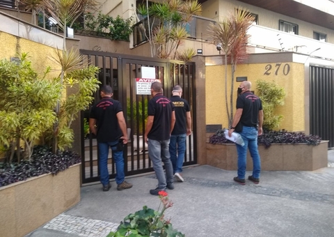 Deputado e filho são presos por envolvimento em esquema de 'rachadinhas'