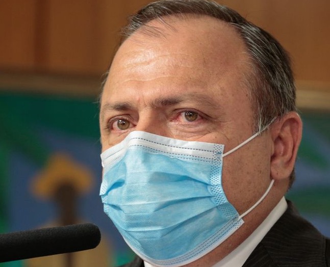 Ministro da Saúde Eduardo Pazuello pode estar com Covid-19