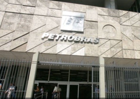 Petrobras pede para atuar como assistente do MPF em nova ação contra Lula
