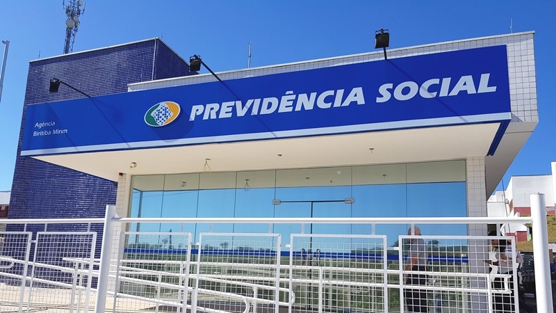 AGU recorre de decisão que suspende retorno de peritos às agências do INSS