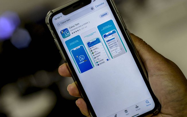 Governo envia SMS e pede devolução de auxílio emergencial indevido 