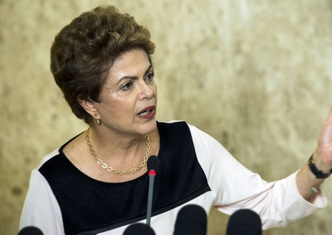 Ex-presidente Dilma Rousseff lamenta casos de feminicídio durante Natal