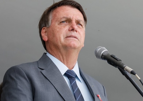 'Não tem por que ter esse trauma todo', diz Bolsonaro sobre coronavírus