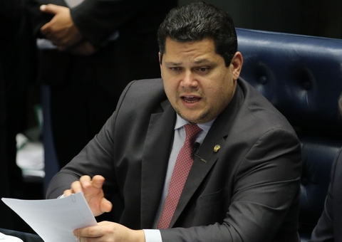 Alcolumbre pede apuração sobre incêndio em subestação no Amapá