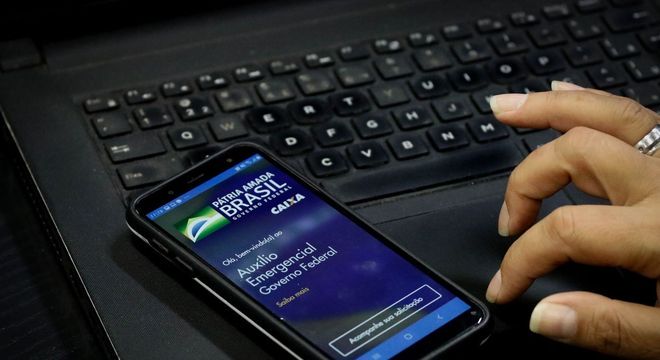 Mais 5,4 milhões podem sacar parcelas do auxílio emergencial nesta terça