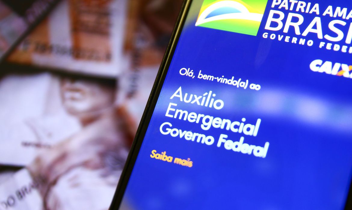 Caixa deposita novas parcelas do auxílio emergencial; veja quem recebe