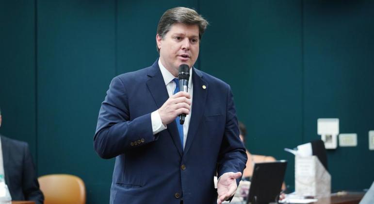 Candidato à Presidência da Câmara, Baleia diz que analisará impeachment