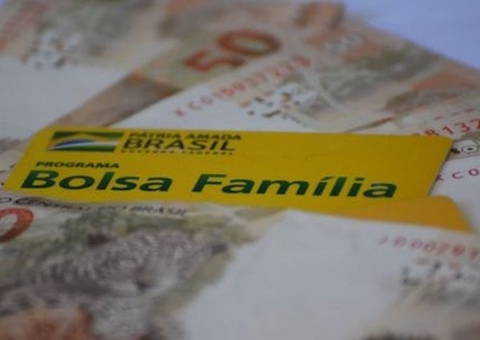 Beneficiários do Bolsa Família recebem 9ª parcela do auxílio emergencial