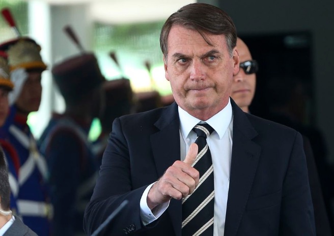 Bolsonaro solicita retorno das aulas no Brasil 
