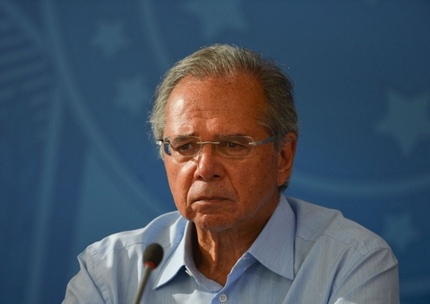 Ministro Paulo Guedes defende vacinação para salvar vidas