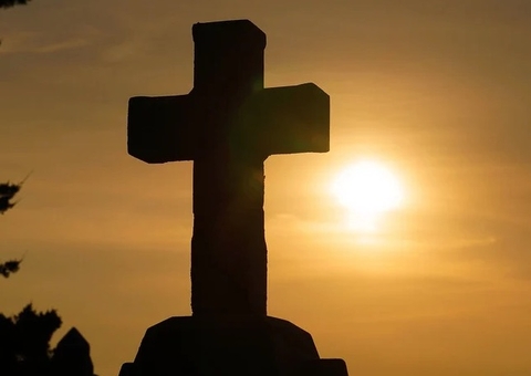 Coronavírus já matou 140 mil pessoas no Brasil, diz Ministério da Saúde