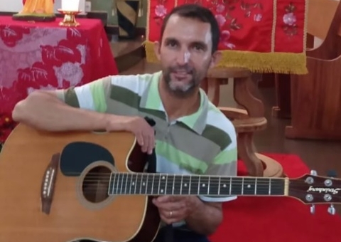 Vídeo: Músico morre após passar mal durante live em Minas Gerais