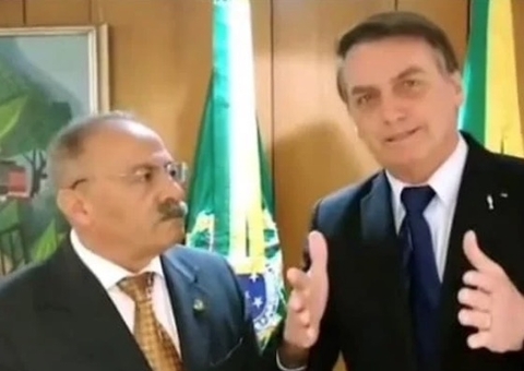 Senador Chico Rodrigues é flagrado com dinheiro nas nádegas, diz revista