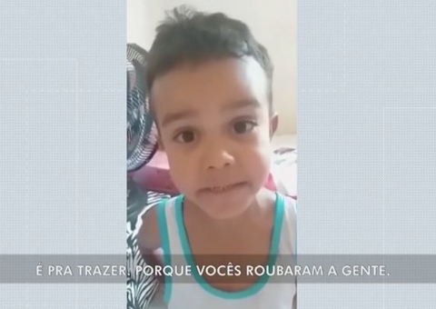 Vídeo: Irmãos comovem a web pedindo para que ladrão devolva bicicleta