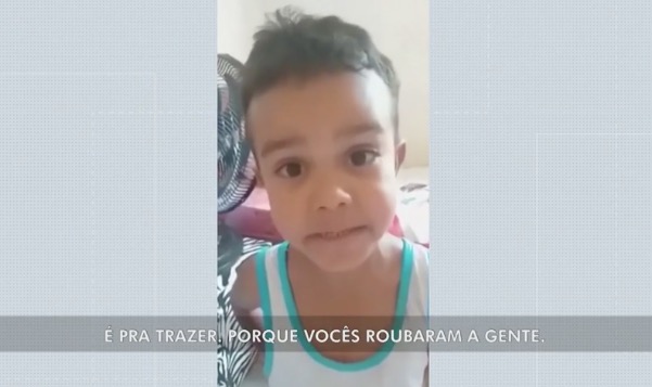 Vídeo: Irmãos comovem a web pedindo para que ladrão devolva bicicleta