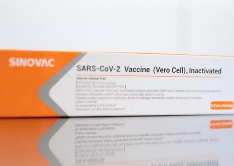 Autorizada importação de matéria-prima para milhões de doses de CoronaVac