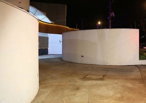 Mulher é levada para a UTI após cair de brinquedo erótico em motel