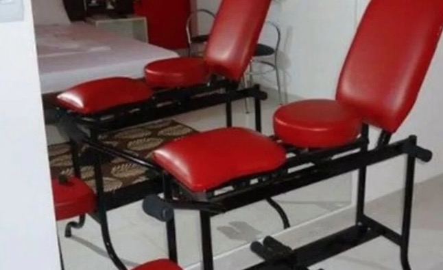 Mulher é levada para a UTI após cair de brinquedo erótico em motel