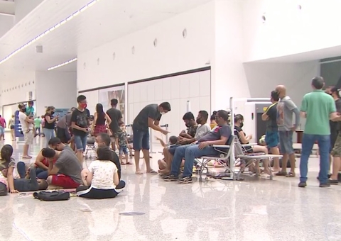 Amapá chega a 60 horas sem energia e moradores se revoltam 