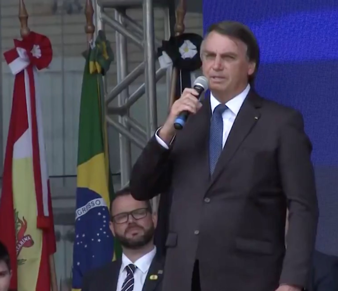 Bolsonaro diz que Trump 'não é a pessoa mais importante do mundo'