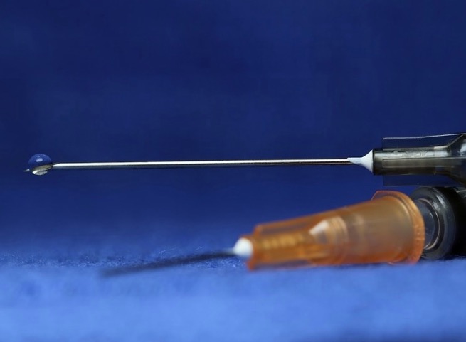 Primeiras 120 mil doses da vacina contra Covid chegam este mês no Brasil