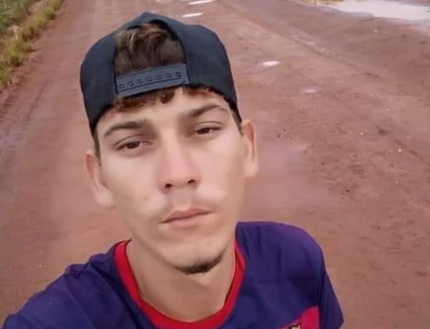 Trabalhador é atingido por raio e morre em fazenda ao mexer em celular