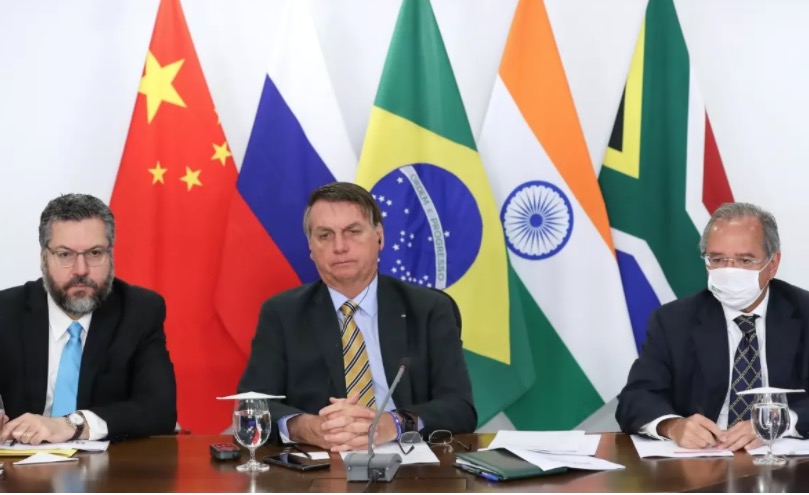 Bolsonaro promete entregar países que compram madeira ilegal da Amazônia