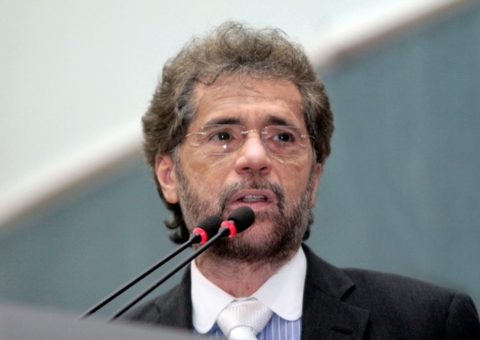 Plínio Valério cobra decisão da justiça sobre validade do voto impresso