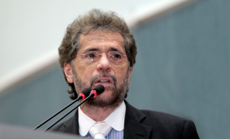 Plínio Valério cobra decisão da justiça sobre validade do voto impresso